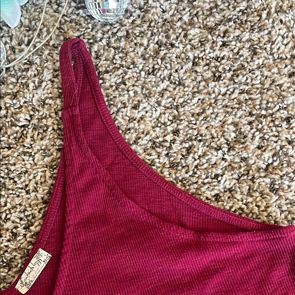 Women's Burgundy Sleeveless Top - Picture 9 of 10